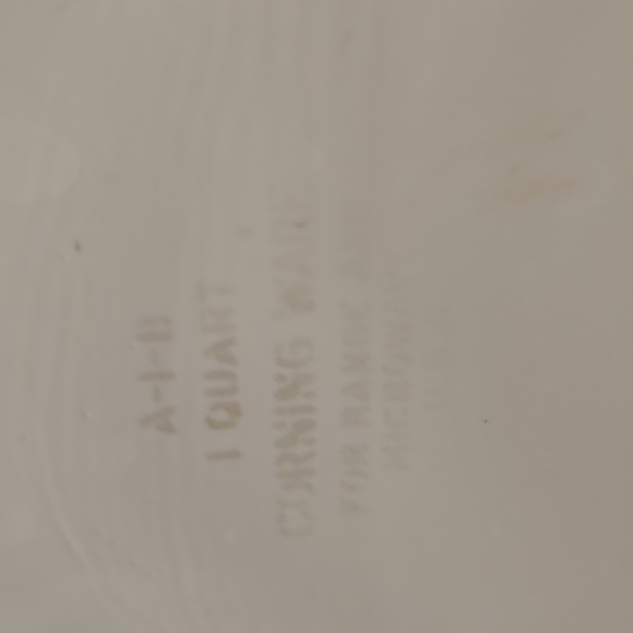 Corningware A-1-B 1 quart Baking dish with Pyrex lid # P-7-C - Picture 3 of 4